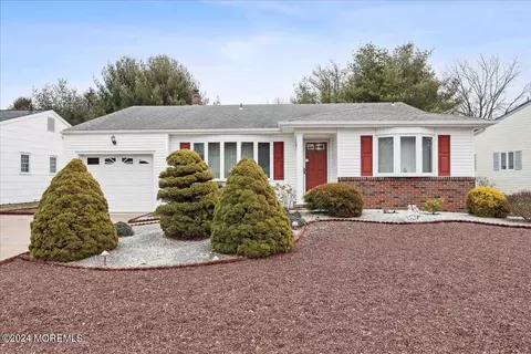 53 Westport Dr, Toms River, NJ 08757