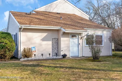 34 Mediterranean Ct, Barnegat, NJ 08005