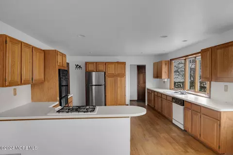 Kitchen - 41 S Ward Ave, Rumson, NJ 07760 photo 1 of 2