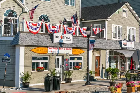 Exterior - 41 S Ward Ave, Rumson, NJ 07760 photo 4 of 10