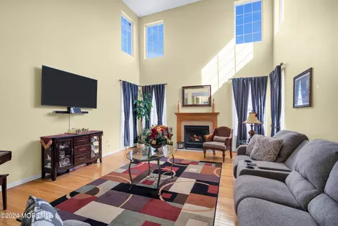 Living - 69 Picadilly Dr, Jackson, NJ 08527 photo 7 of 9