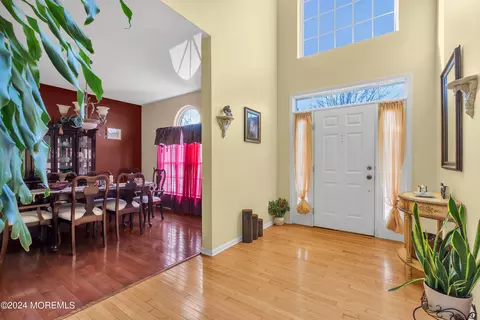 Entry Way - 69 Picadilly Dr, Jackson, NJ 08527 photo 1 of 3