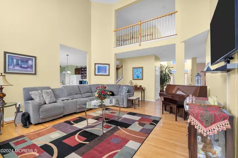 Living - 69 Picadilly Dr, Jackson, NJ 08527 photo 4 of 9