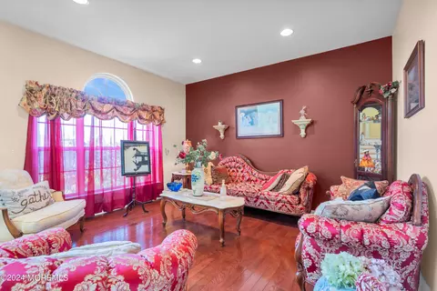 Living - 69 Picadilly Dr, Jackson, NJ 08527 photo 1 of 9