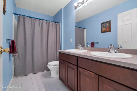 Bath - 69 Picadilly Dr, Jackson, NJ 08527 photo 3 of 3
