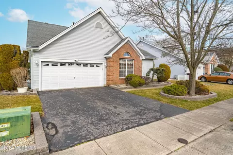 167 Sylvan Lake Blvd, Bayville, NJ 08721