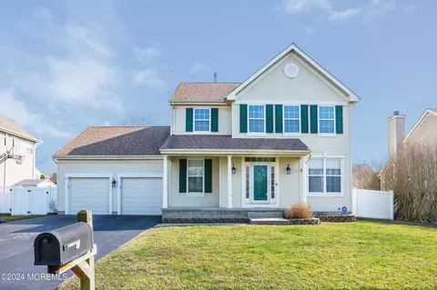 7 Brent Dr, Howell, NJ 07731