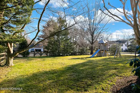 Exterior - 6 W Cherry Ln, Rumson, NJ 07760 photo 9 of 12