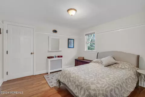 Bedroom - 6 W Cherry Ln, Rumson, NJ 07760 photo 3 of 4