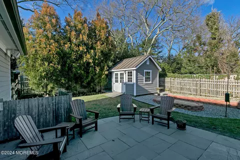 Exterior - 6 W Cherry Ln, Rumson, NJ 07760 photo 5 of 12