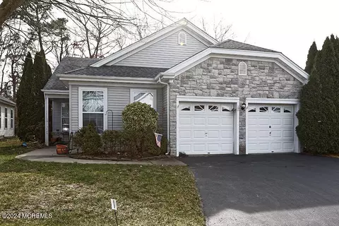 105 Robin Ln, Barnegat, NJ 08005