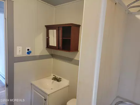 Bath - 1622 Joffre Rd, Forked River, NJ 08731 photo 2 of 2