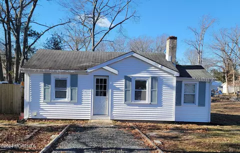 1622 Joffre Rd, Forked River, NJ 08731