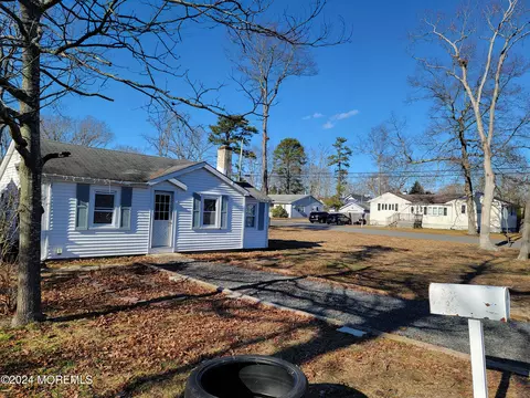 Exterior - 1622 Joffre Rd, Forked River, NJ 08731 photo 3 of 9