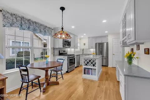 2490 Woodbine Ln, Toms River, NJ 08755