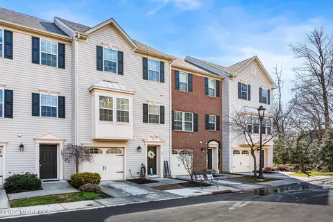 103 Zilinski Dr, Belford, NJ 07718