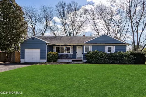 74 Fritz Dr, Toms River, NJ 08755