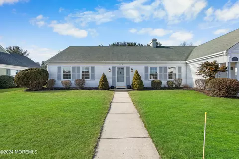 578 Old Nassau Rd # A, Monroe, NJ 08831