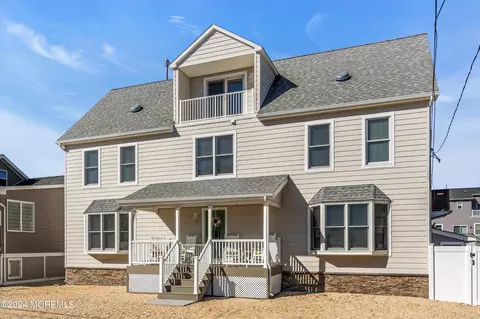 407 Ocala Ct, Lavallette, NJ 08735
