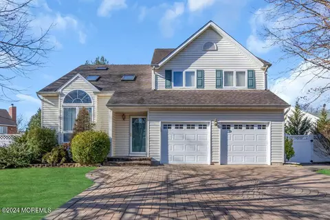 123 Liberty Bell Rd, Toms River, NJ 08755