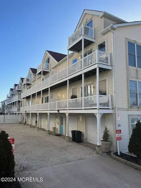 33 Sumner Ave #5, Seaside Heights, NJ 08751