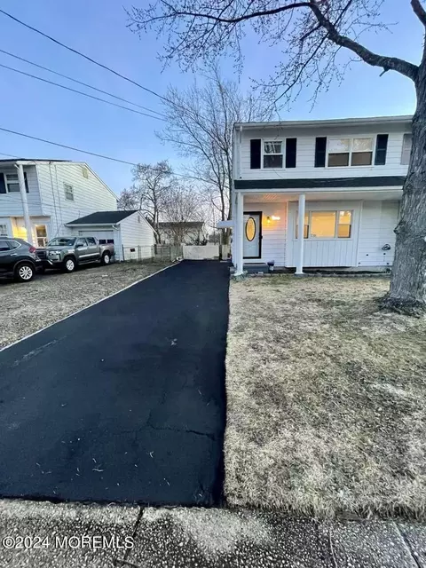 722 Oak St, Lakehurst, NJ 08733