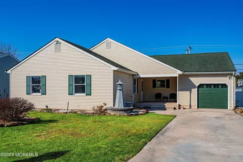 110 W Holly Ln, Little Egg Harbor, NJ 08087