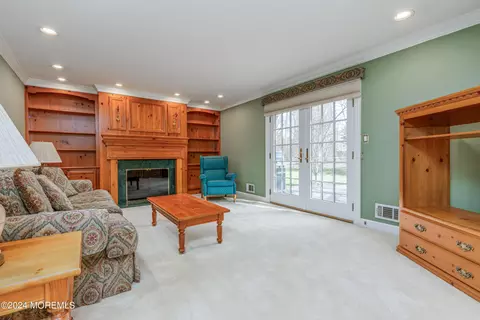 Living - 10 Leaf Ln, Old Bridge, NJ 08857 photo 3 of 6