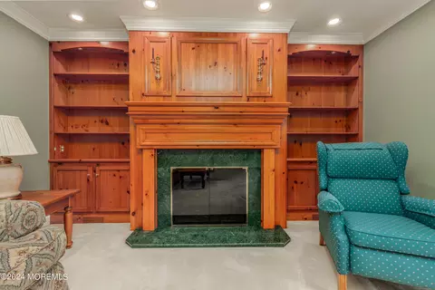 Living - 10 Leaf Ln, Old Bridge, NJ 08857 photo 5 of 6