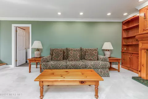 Living - 10 Leaf Ln, Old Bridge, NJ 08857 photo 4 of 6