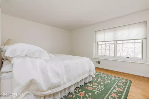 Bedroom - 10 Leaf Ln, Old Bridge, NJ 08857 photo 5 of 6