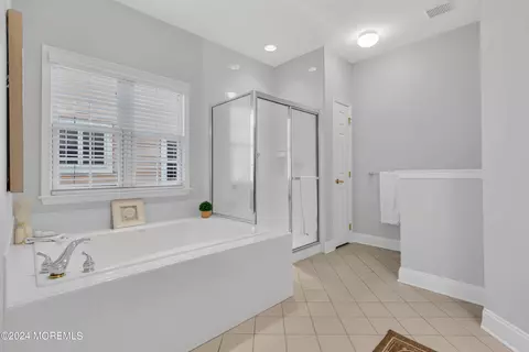 Bath - 3 Manasquan Rd, Waretown, NJ 08758 photo 4 of 6