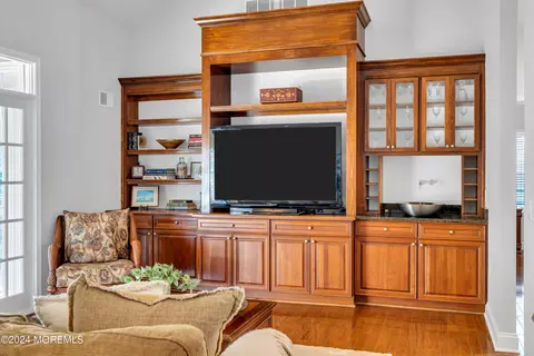 Living - 3 Manasquan Rd, Waretown, NJ 08758 photo 7 of 16