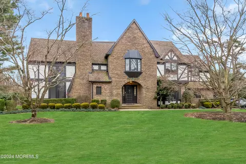 15 Deer Path Ln, Colts Neck, NJ 07722