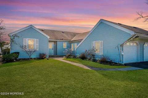 85 Jamestown Rd #B, Freehold, NJ 07728