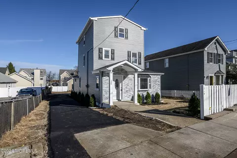 124 Highland Ave, Highlands, NJ 07732