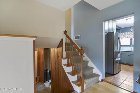 Entry Way - 26 Bruce Ct, Milltown, NJ 08850 photo 2 of 2