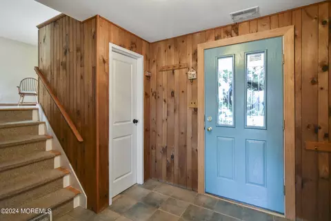Entry Way - 26 Bruce Ct, Milltown, NJ 08850 photo 1 of 2
