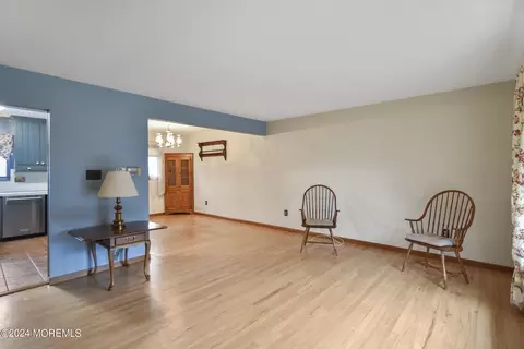 Living - 26 Bruce Ct, Milltown, NJ 08850 photo 2 of 2