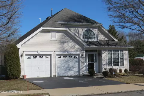 57 Honey Flower Dr, Bordentown, NJ 08505