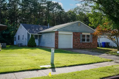 173 Seaview Ave, Brick, NJ 08723