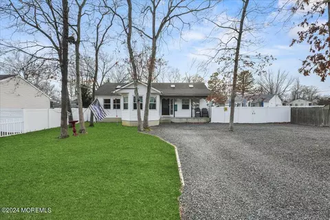 723 Alpine St, Forked River, NJ 08731