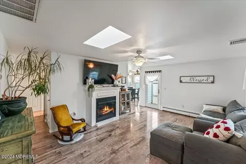 Living - 723 Alpine St, Forked River, NJ 08731 photo 1 of 5
