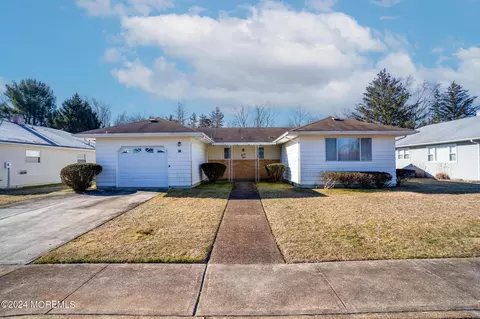 65 Barbados Dr S, Toms River, NJ 08757