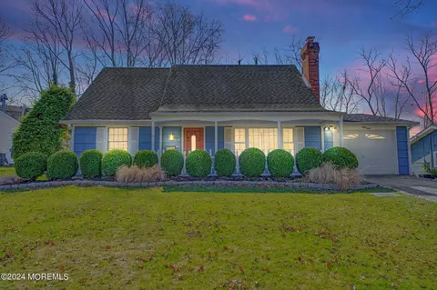 58 Ivy Hill Dr, Matawan, NJ 07747