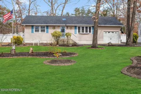2116 Ridgeway Rd, Toms River, NJ 08757