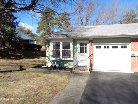 24 A Lexington Dr, Whiting, NJ 08759