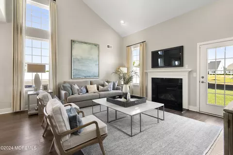 15 Basie Ct, Monroe, NJ 08831