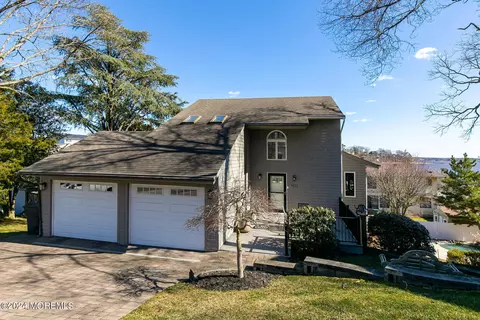 1421 Summit Pl, Toms River, NJ 08753