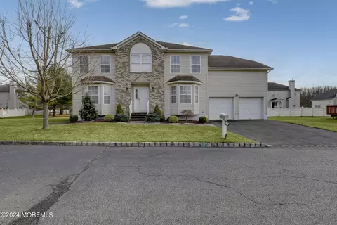 6 Fitzgerald Pl, Old Bridge, NJ 08857